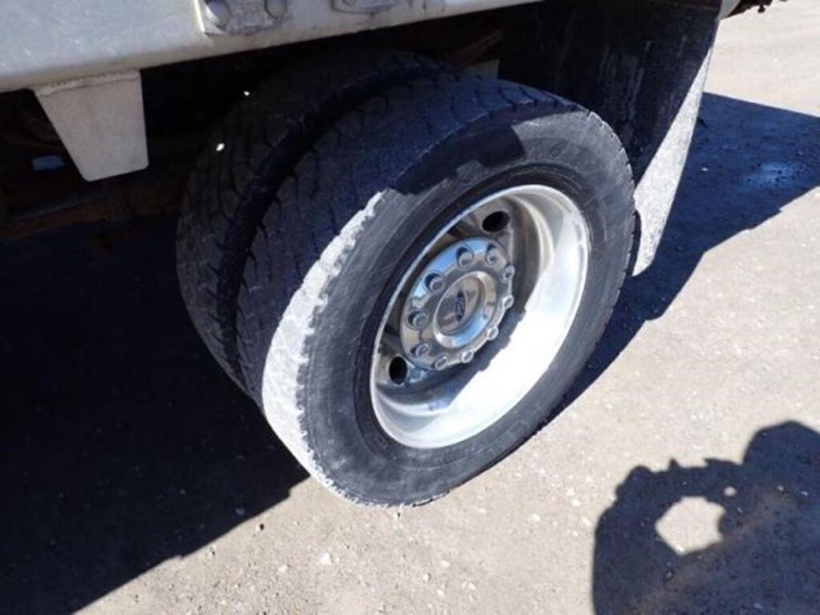 2016-ford-f550-xlt-image-36