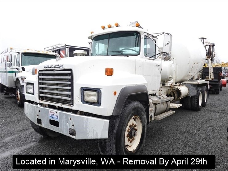 1996-mack-rd690s-image-1