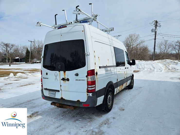 2011-mercedes-benz-sprinter-2500-image-4