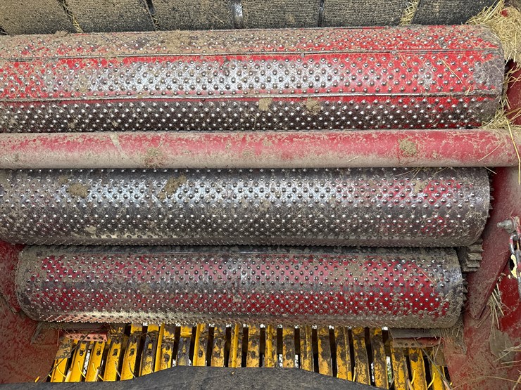 new-holland-658-image-6