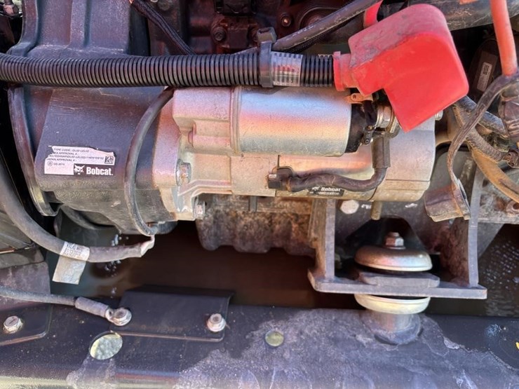 2020-bobcat-s550-image-34