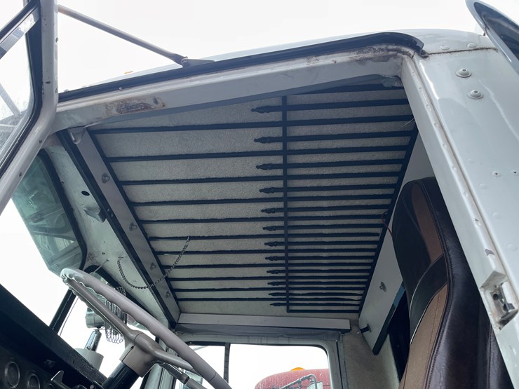 #246-•-1961-kenworth-truck-tractor-(has-nd-title)-(mora,-mn)-image-23