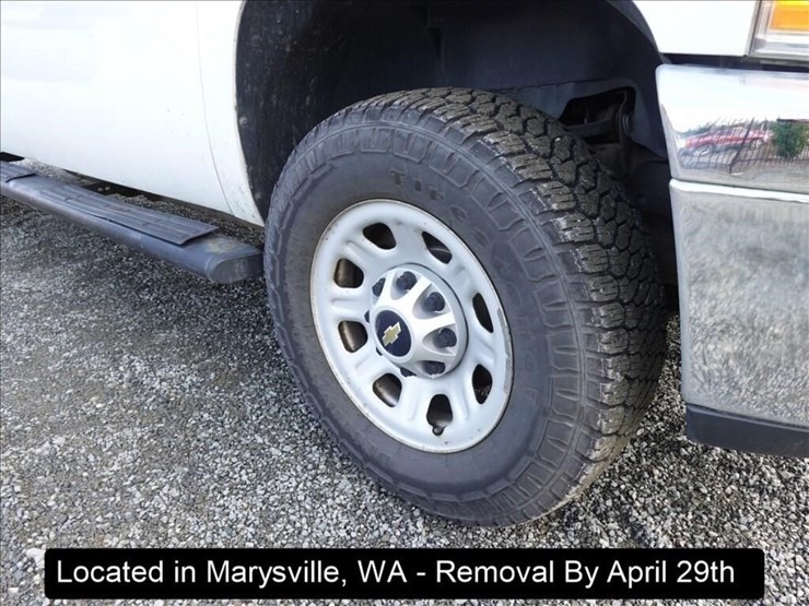 2014-chevrolet-3500-image-13