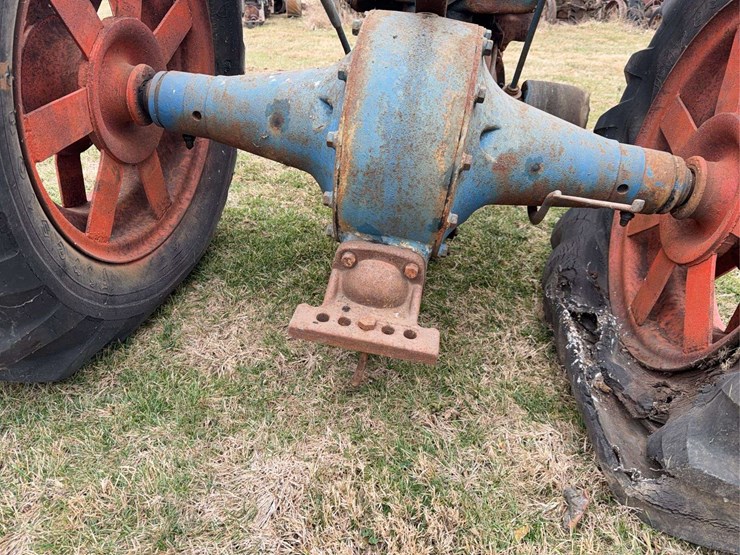 fordson-all-around-england-tractor-image-28