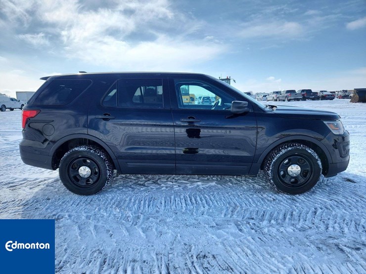 2018-ford-explorer-image-8