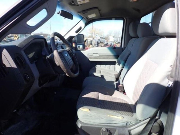 2016-ford-f350-xlt-image-17