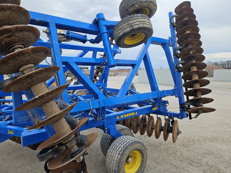 2013-landoll-6230-33-image-7