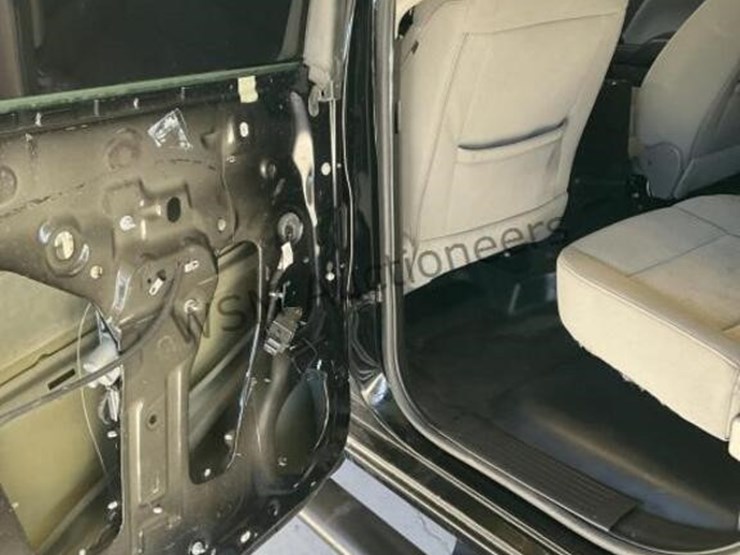 2018-chevrolet-silverado-1500-image-24