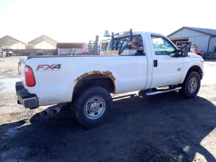 2016-ford-f350-xlt-image-5