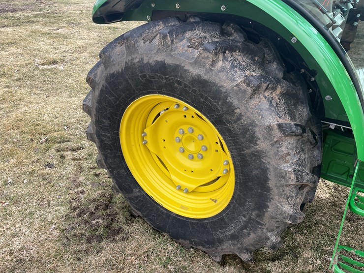 2019-john-deere-5090m-image-26