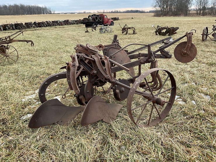 two-bottom-oliver-plow-image-3