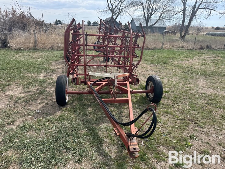 international-310-image-2