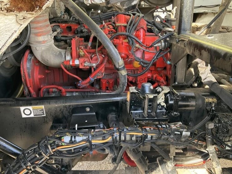 2014-peterbilt-320-image-15