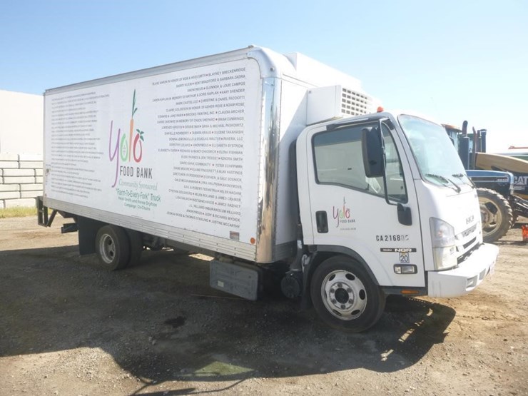 2016-isuzu-nqr-image-2