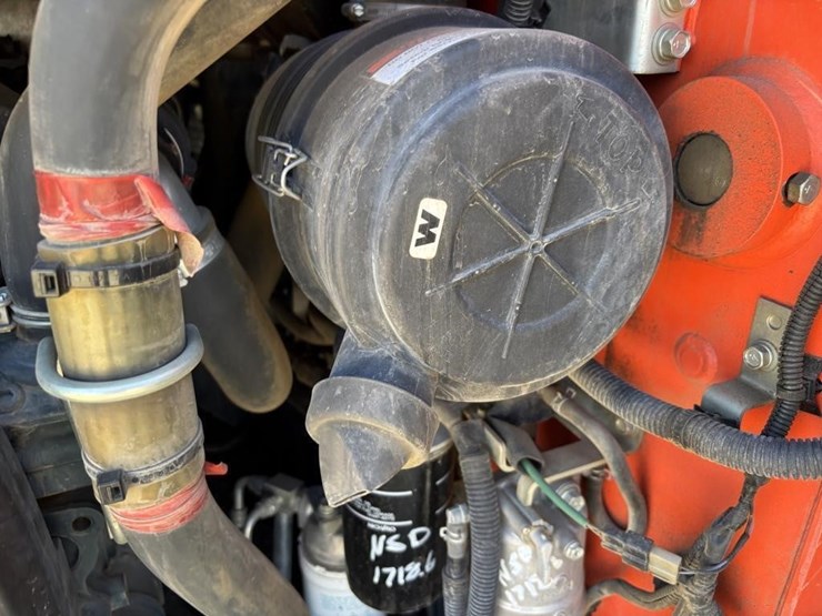 2018-kubota-ssv65-image-38