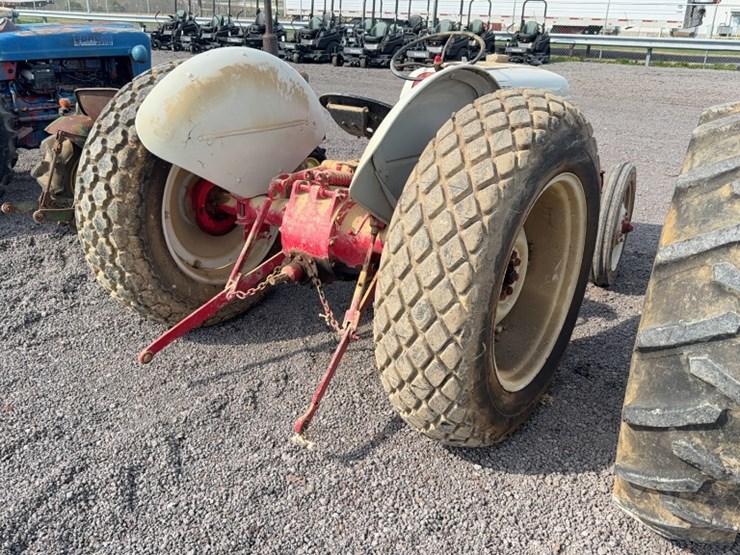 ford-tractor-image-9