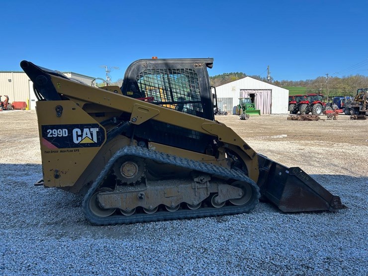 2015-caterpillar-299d-image-5