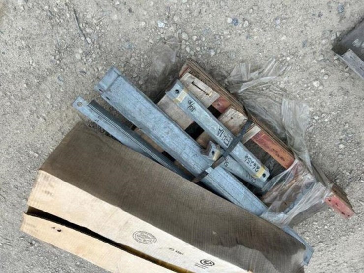 unused-meta-steel-buildings-27-ft-x-70-ft-x-18-ft-image-23