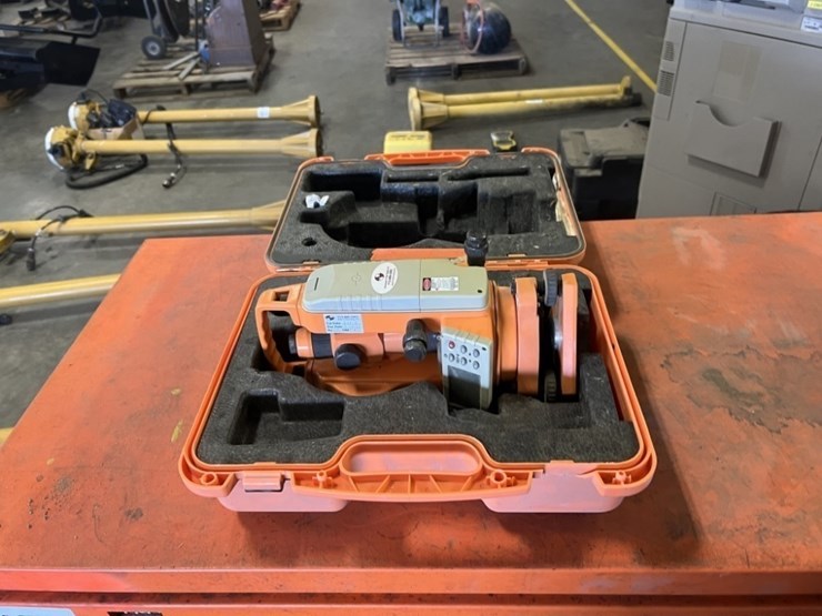 digital-theodolite-image-1