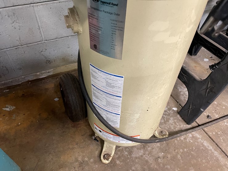 #2510-•-ingersoll-rand-portable-air-compressor-(columbia-heights,-mn)-image-4