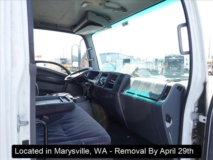 2013-isuzu-nqr-image-4