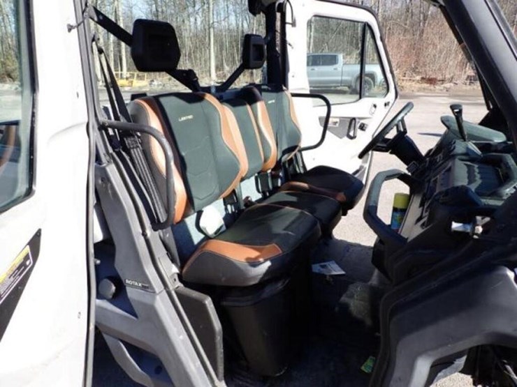 2021-can-am-defender-limited-hd10-4x4-side-by-side-image-22