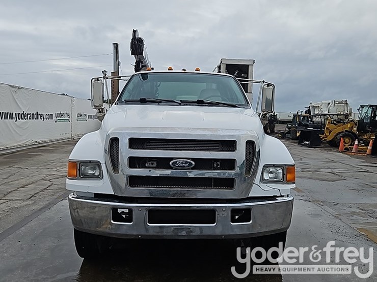 2006-ford-f750-image-10