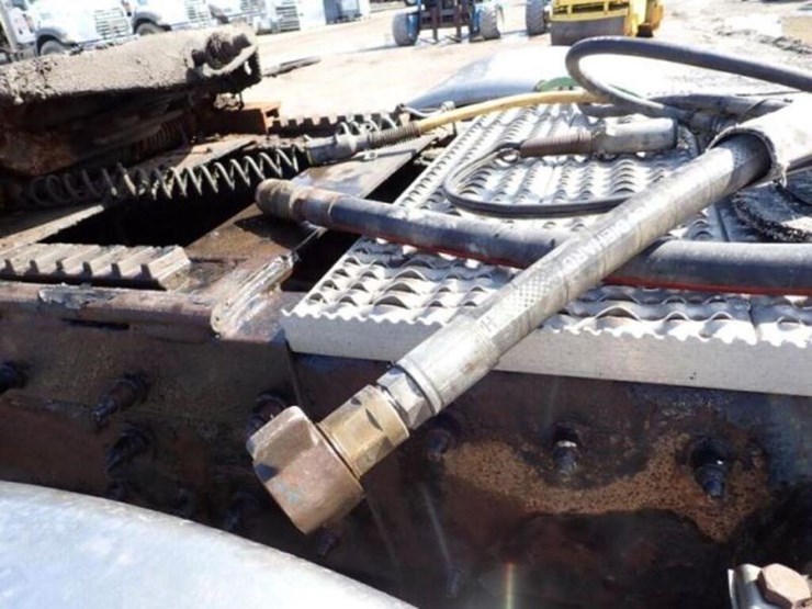 2014-peterbilt-389-image-61