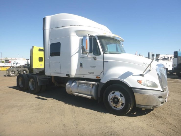 2012-international-prostar-image-1