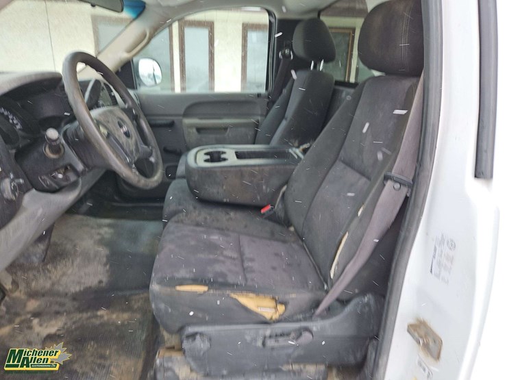 2010-gmc-sierra-1500-image-18