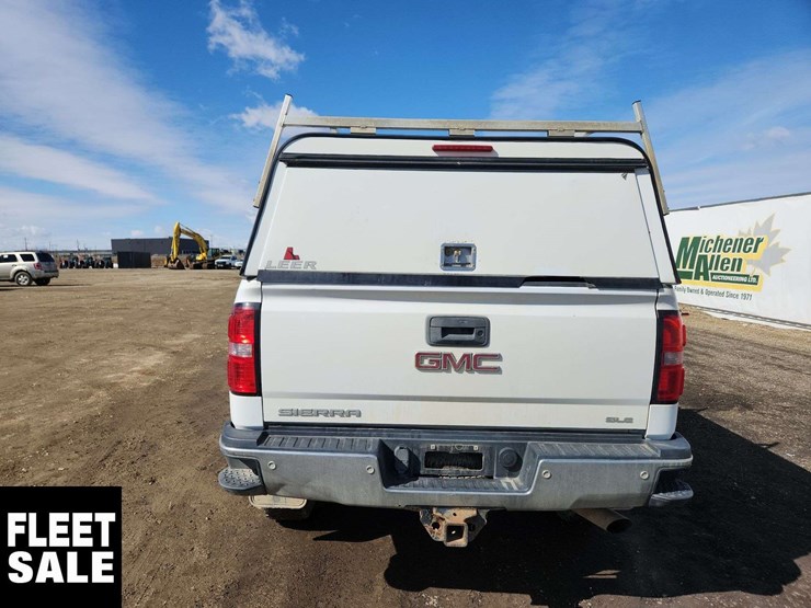 2015-gmc-sierra-2500hd-image-23