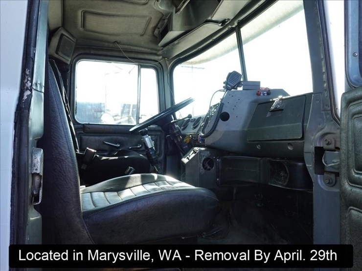 1995-mack-rd688s-image-19