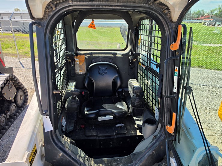 2016-bobcat-t595-image-6