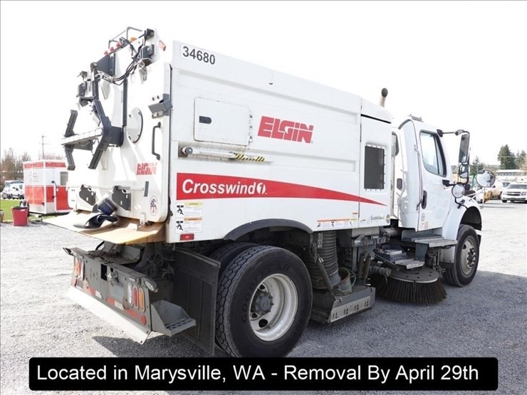 2020-freightliner-m2-106-image-29