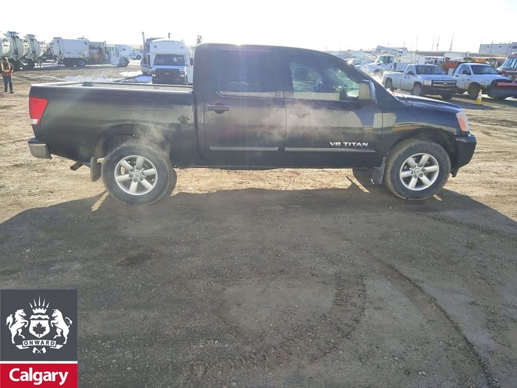 2015-nissan-titan-image-6