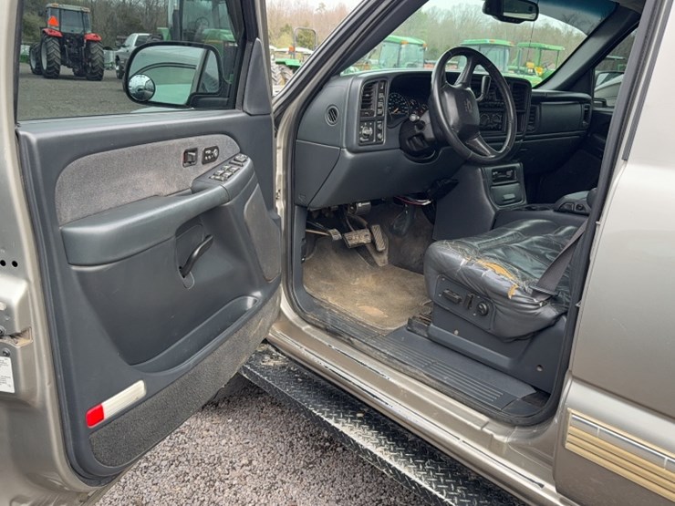 2002-chevrolet-2500-image-14