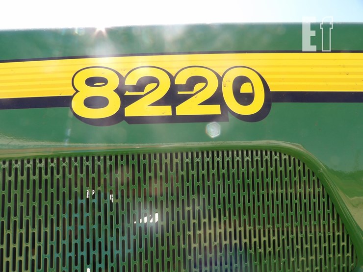 john-deere-8220-image-17