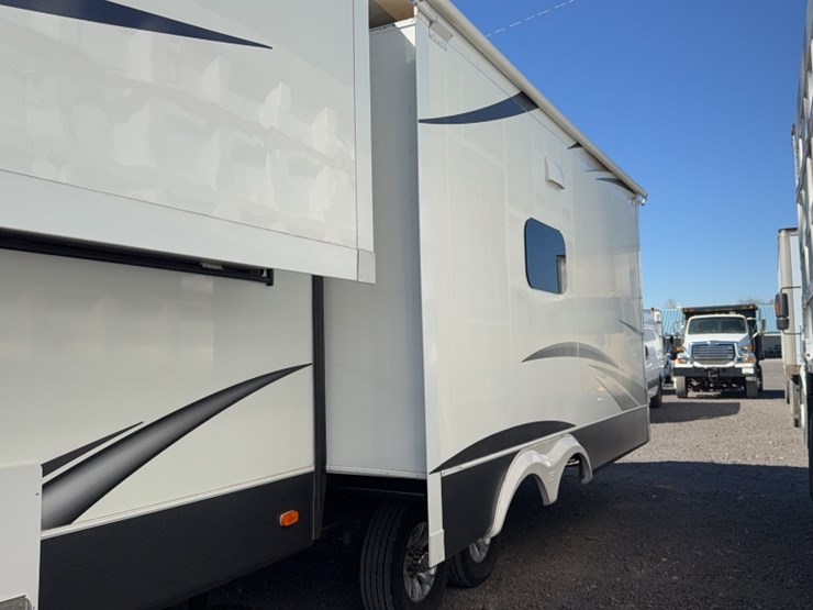 #3003-•-2014-big-horn-39'-5th-wheel-camper-image-15