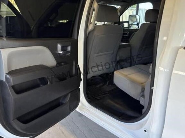 2019-chevrolet-silverado-2500hd-image-26