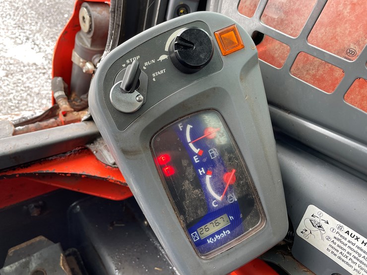 2022-kubota-ssv75-image-37