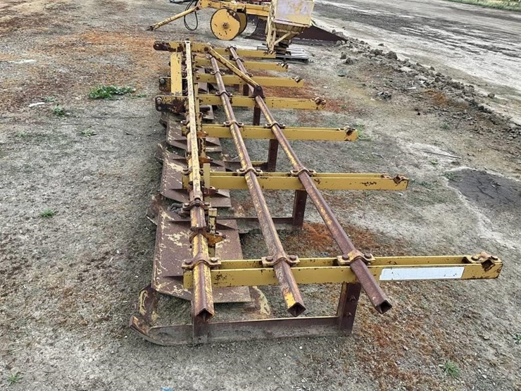 marvin-3-pt-6-row-30"-bed-shaper-image-4