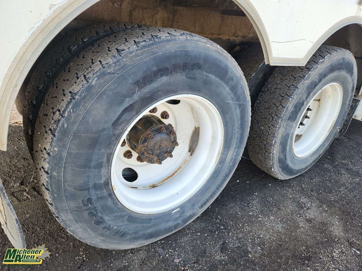 2006-international-durastar-4300-image-17