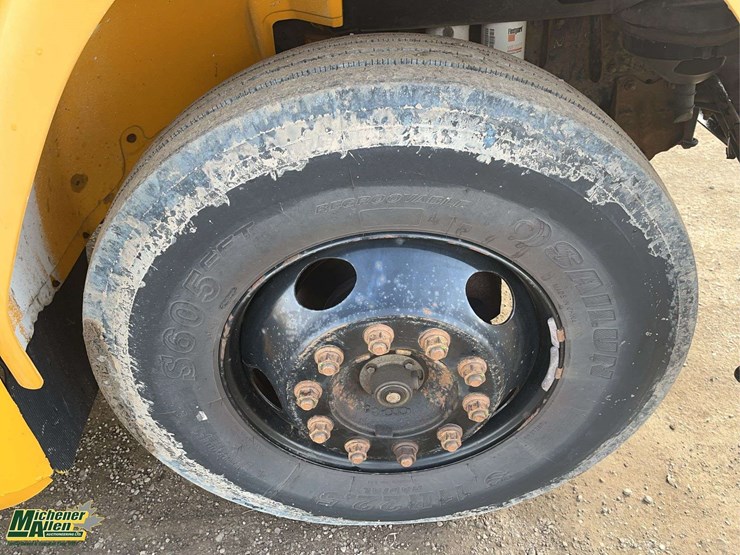 2006-freightliner-fs65-image-13