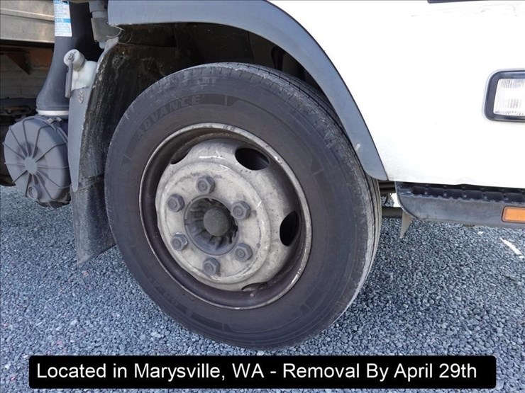 2014-isuzu-nqr-image-22