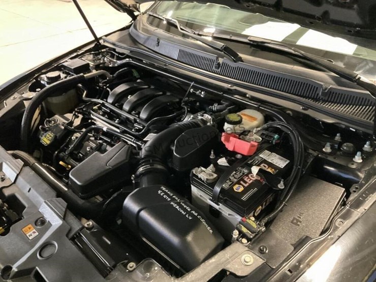 2013-ford-taurus-sdn-image-10