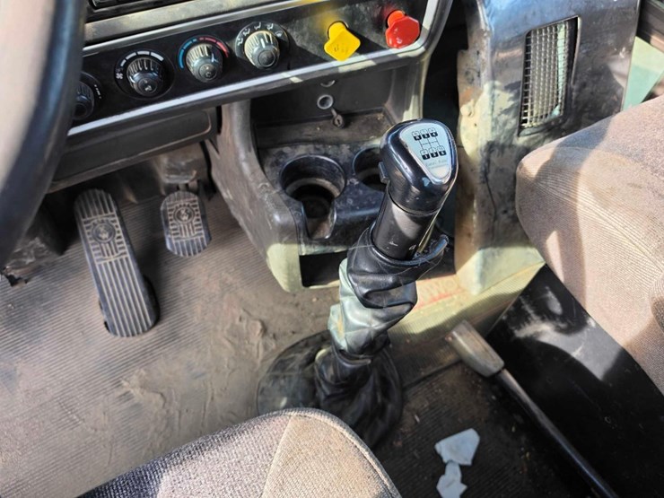 2010-kenworth-t800-image-13