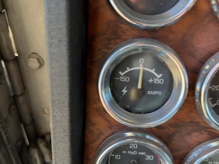 1999-kenworth-t800-image-55