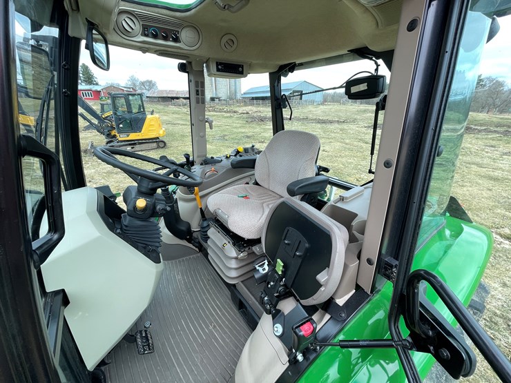 2019-john-deere-5090m-image-49