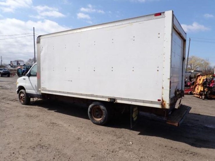 2001-ford-e350-image-7