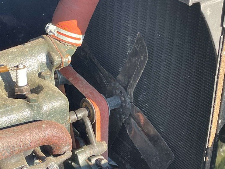 1917-model-t-touring-image-76